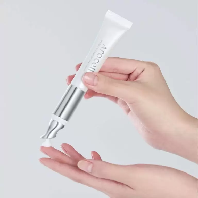Arocell Wrinkle Solution Eye Cream – paakių priežiūros kremas su masažine galvute, 15ml