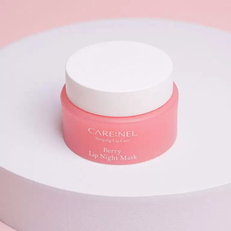Carenel Berry – intensyviai drėkinanti naktinė lūpų kaukė, 23g