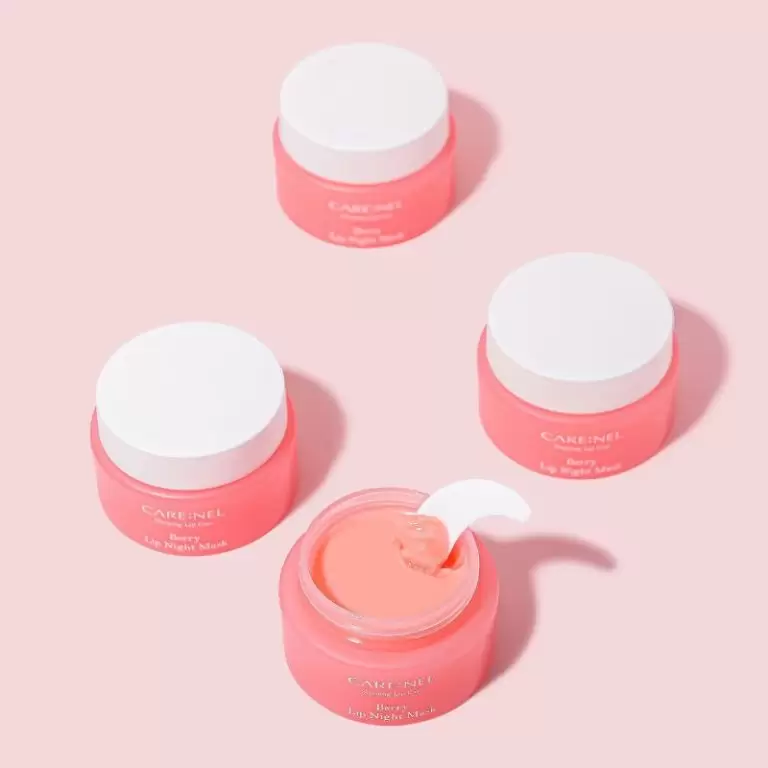 Carenel Berry – intensyviai drėkinanti naktinė lūpų kaukė, 23g