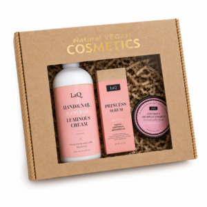 LaQ PRINCESS dovanų rinkinys moterims – rankų kremas 300 ml, serumas 30 ml ir veido putos 40 g