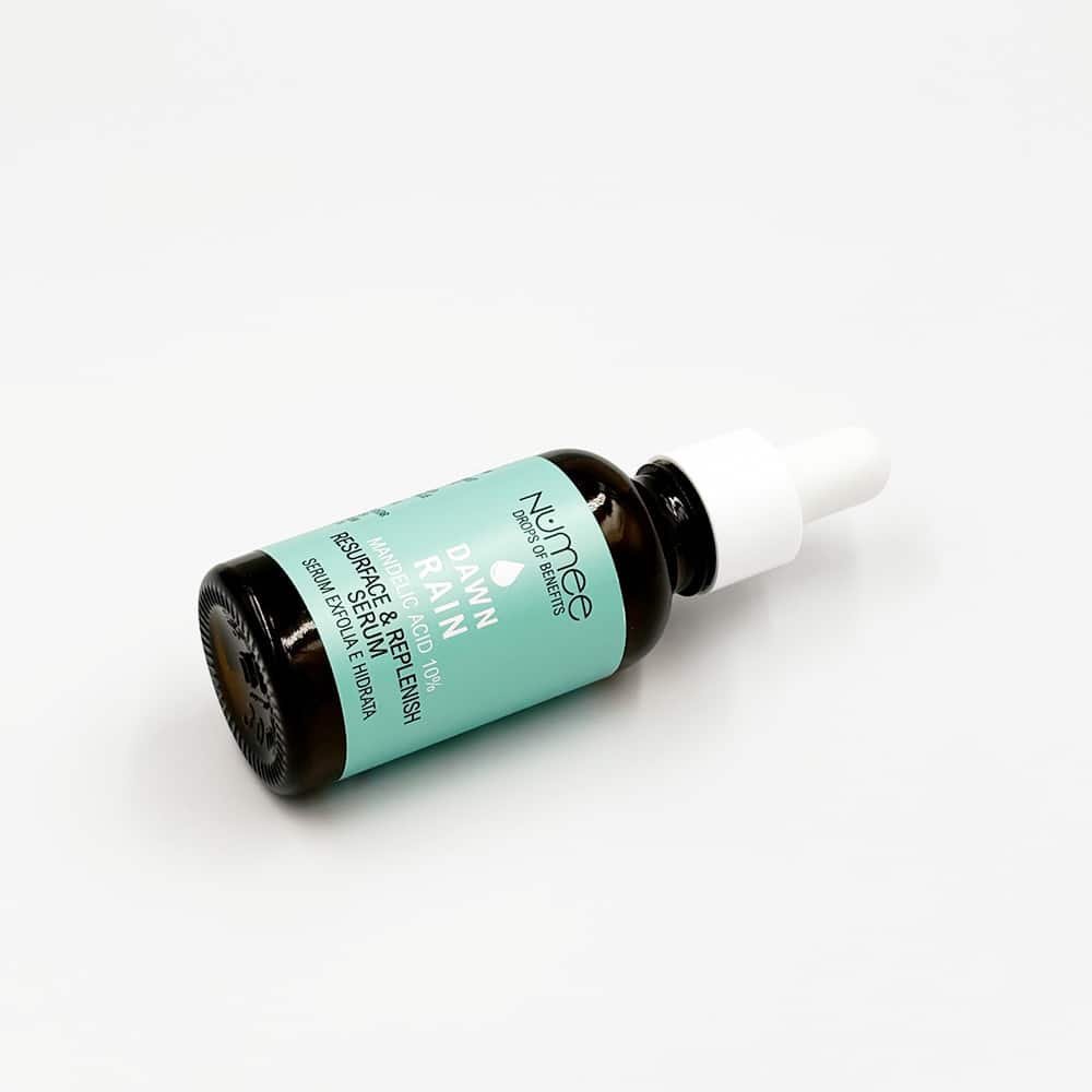 NUMEE Drops of Benefits DAWN RAIN RESURFACE & REPLENISH SERUM švelnus serumas, šveičia ir drėkina, 30 ml