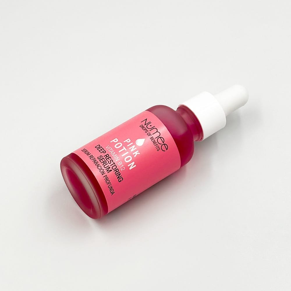 NUMEE Drops of Benefits PINK POTION SENSITIVE DEEP MOISTURIZING SERUM atstatomasis serumas, 30 ml