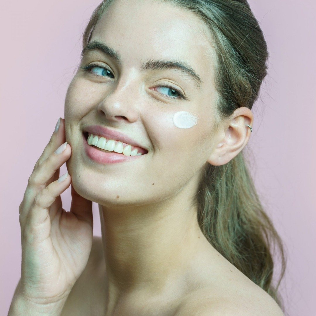SKINLOVERS LIGHT ENERGIZING FACE CREAM drėkinantis veido kremas su hialurono rūgštimi, 30ml